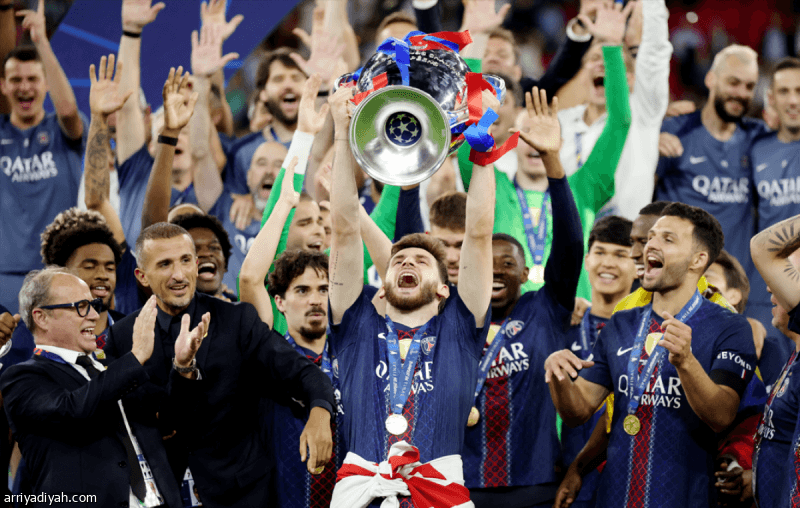 كفاراتسخيليا يتصدر دوري أبطال أوروبا