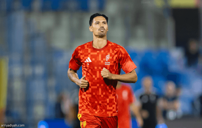 Tijani captains Al-Qadsia in match versus Al-Ahli