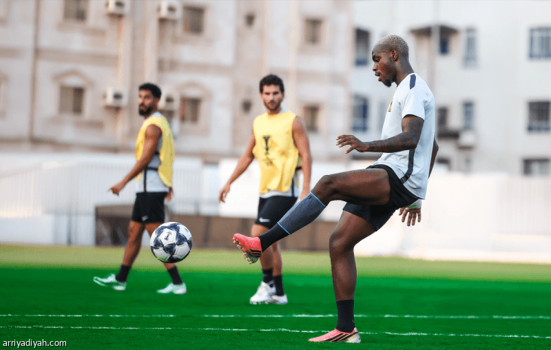الاتحاد يسعى للفوز أمام شباب الأهلي