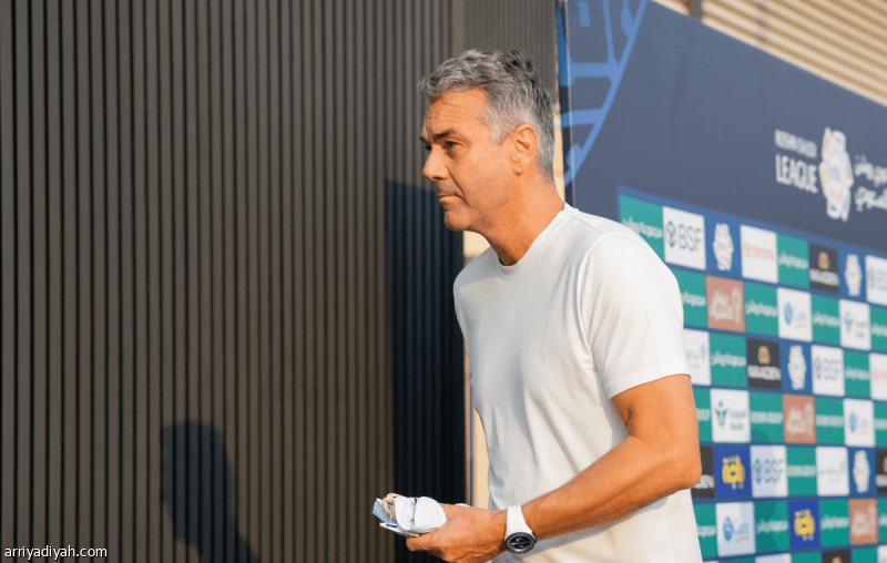 Boussitsh postpones the Classico foreigners