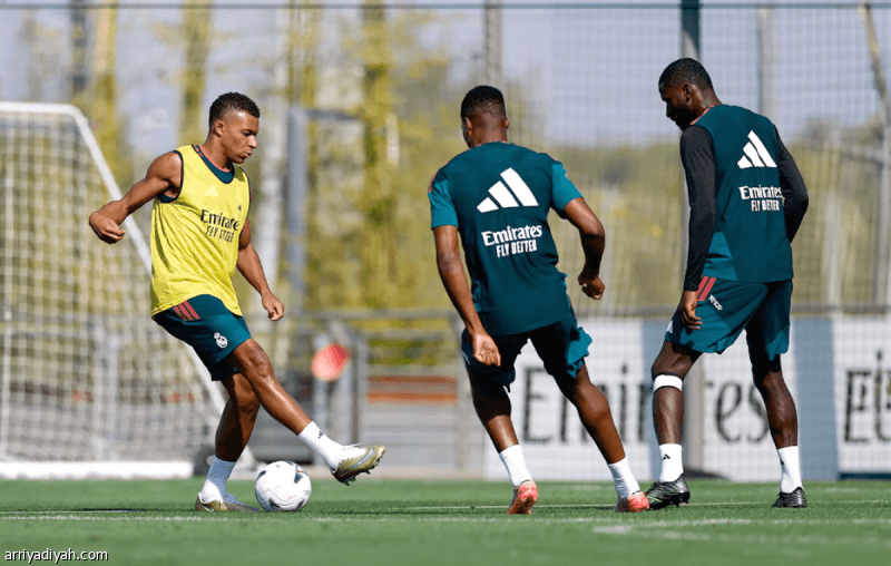 Mbappé Aims for Goals and Titles in Season Three
