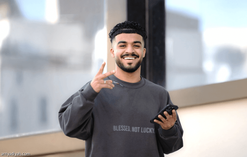 الغامدي يوقع عقدا ثلاثيا