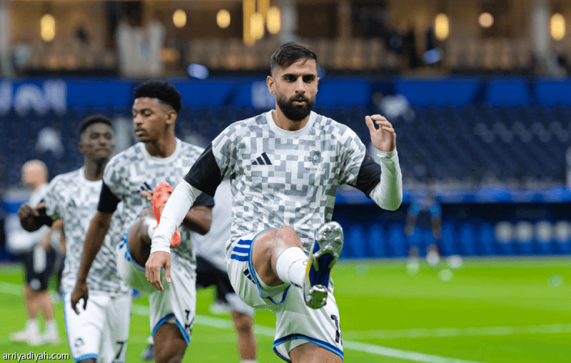 نيوم يغير الظهيرين ويعيد آل حجي أمام الهلال