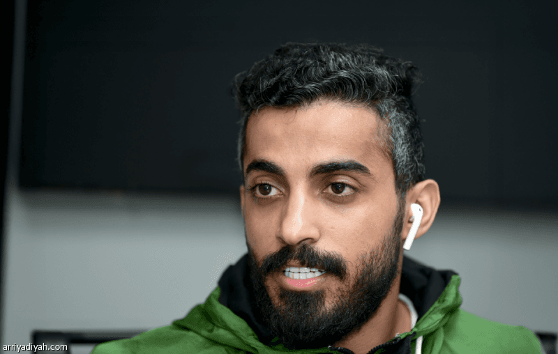 السلطان يعلن اعتزاله بعد اتهام الأهلي