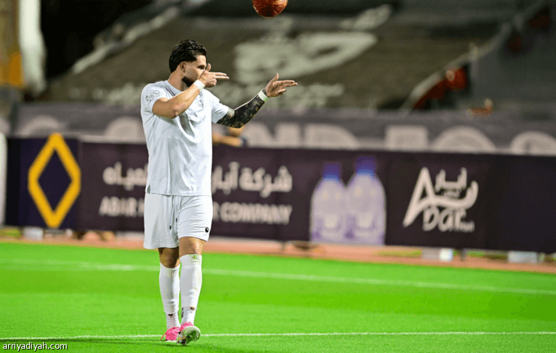 Al-Tai earns points with Lopez's brace