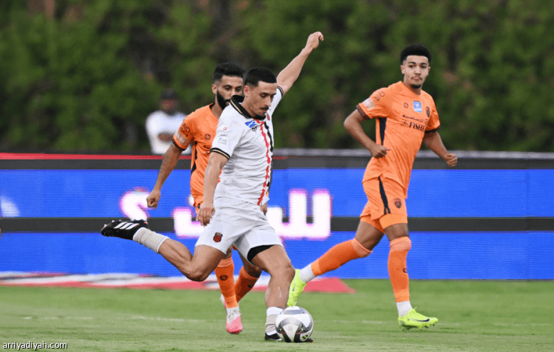 الفيحاء يتعادل مع الرياض الرابع