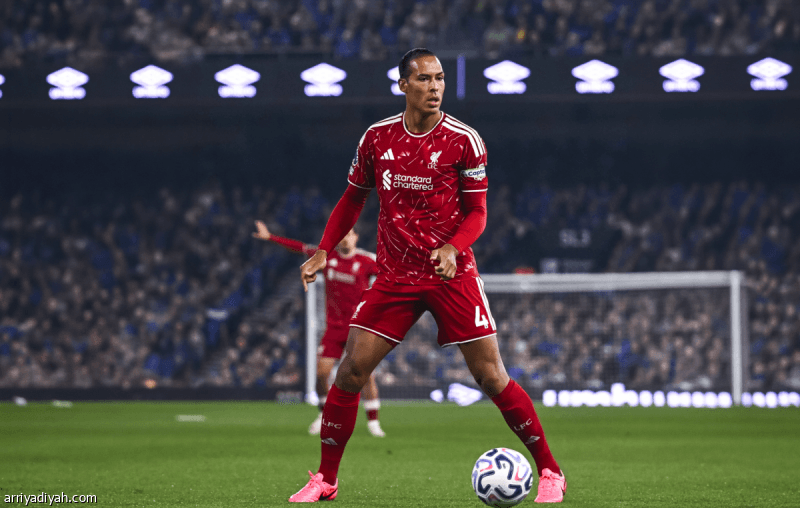 Van Dijk expresses confidence in Izaak
