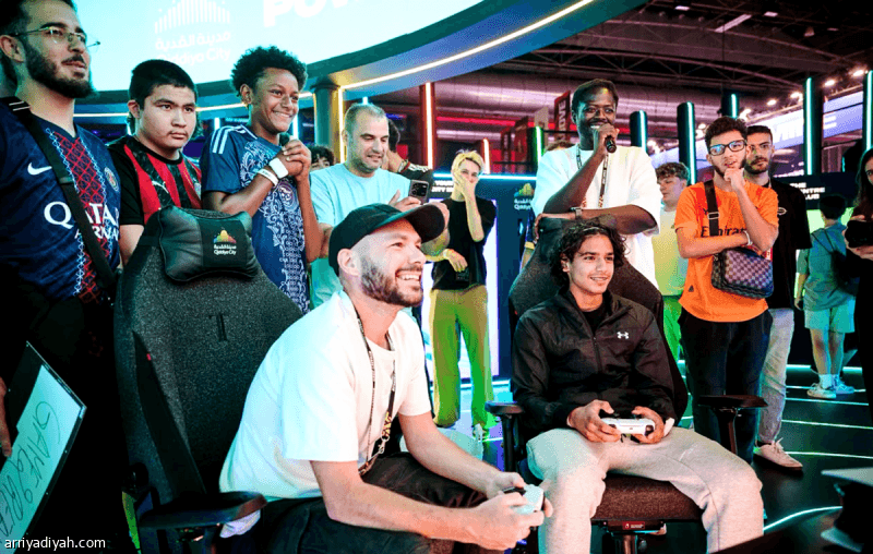 Electronic festival showcases cultures and games