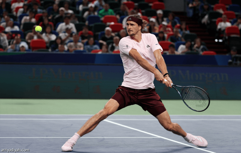 Zverev Advances After Beating Alijas