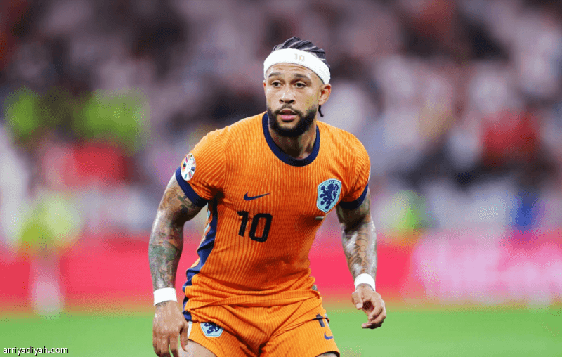 Netherlands calls in Depay