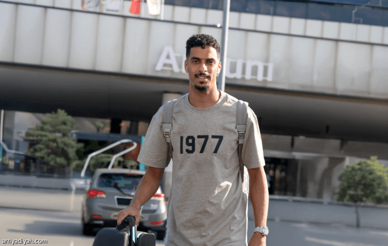 الأسمري ينضم لمعسكر الشباب