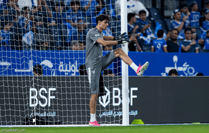 إصابة بونو تفتح العويس للعب