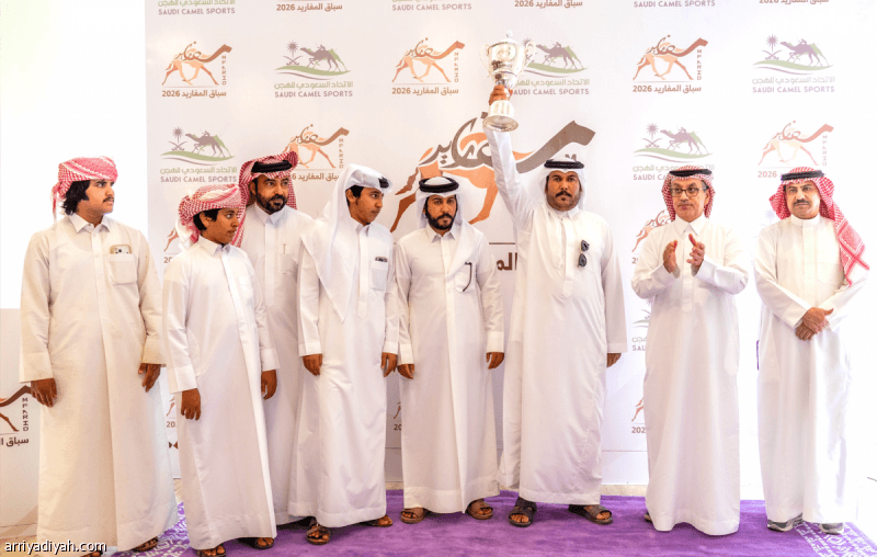 البلوي يكرم أبطال التحدي