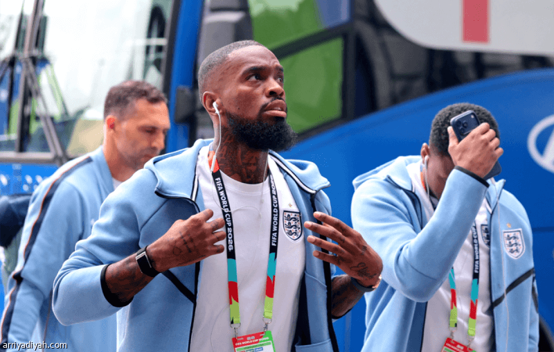 Tony is present; Théo makes fifth appearance