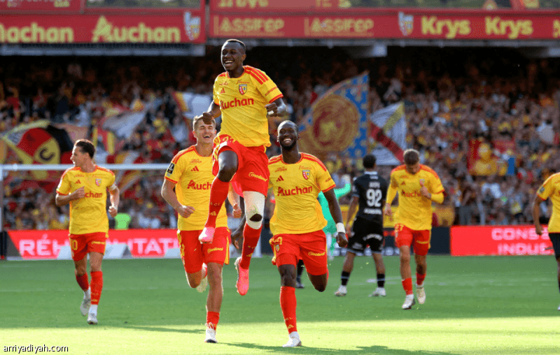 Lance defeats Auxerre with five goals