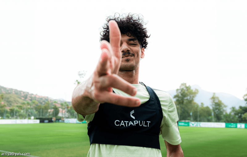 Al Hilal signs Sernoakh after Gomis gift