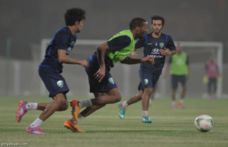 ناصيف الفتح يدرب اللاعبين الصاعدين