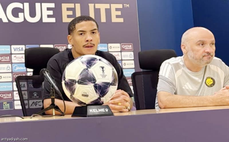 Angelo discusses playing Jesus's role amid coaching disagreements
