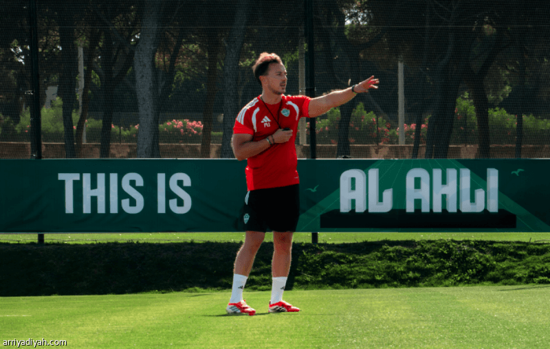 Al-Ahly reviews right-back options including Madani and Sayadi