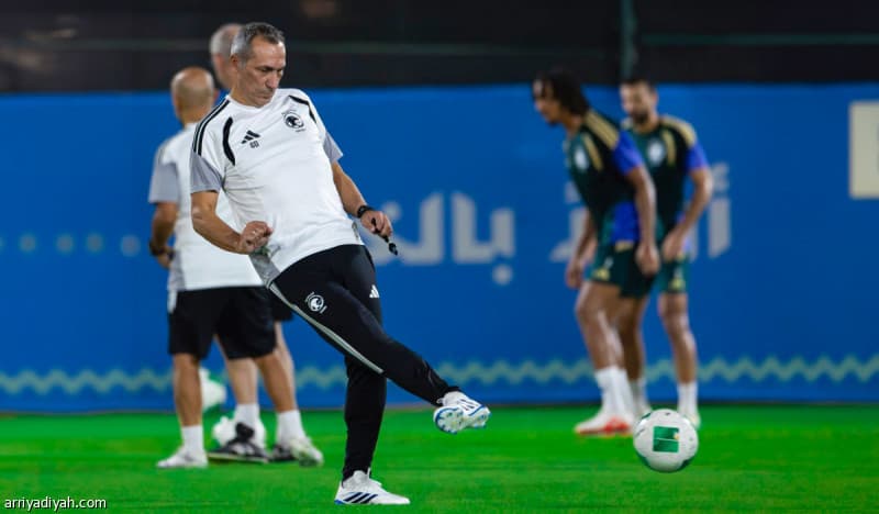 Dounis delays lineup; Al-Akidi out 5 weeks