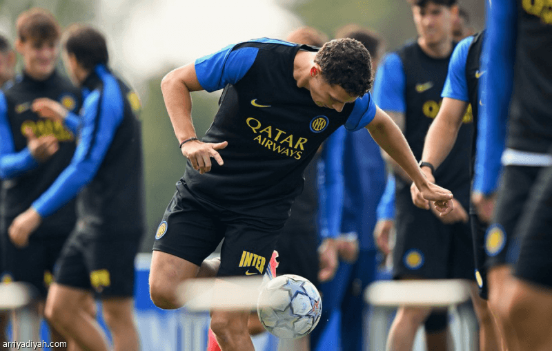 Inter retains lead after setback