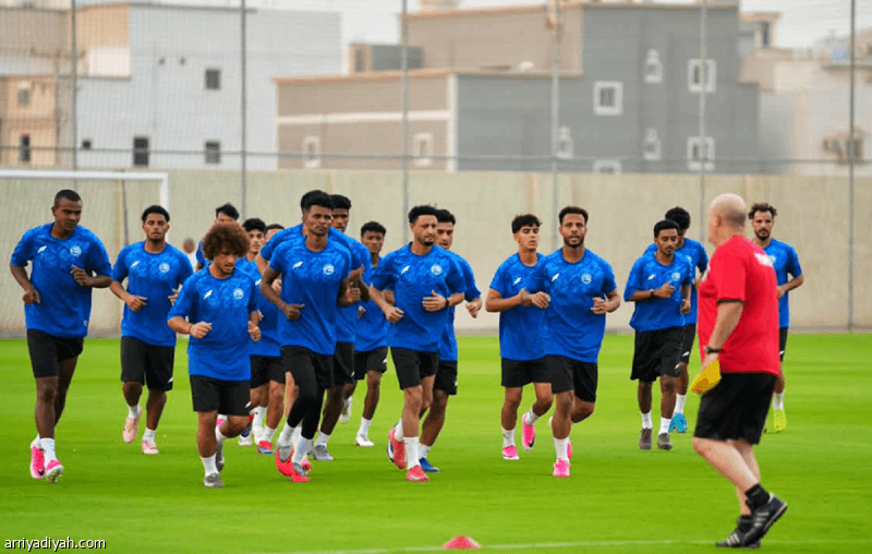 لاعب الشباب ينضم إلى المعسكر اليمني ويؤجل التدريبات