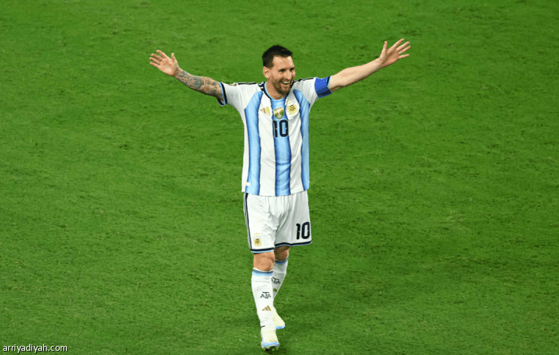 Argentinians feel pressure from Messi's impact