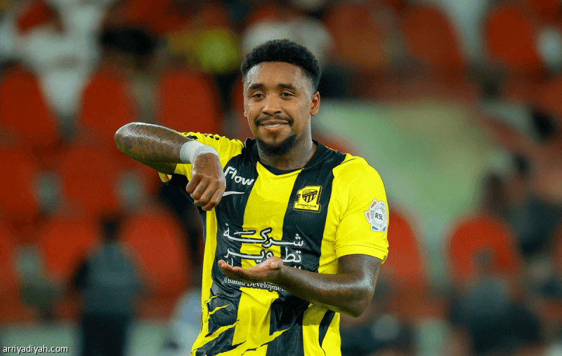 Dembélé Opens, Berjwin Closes In