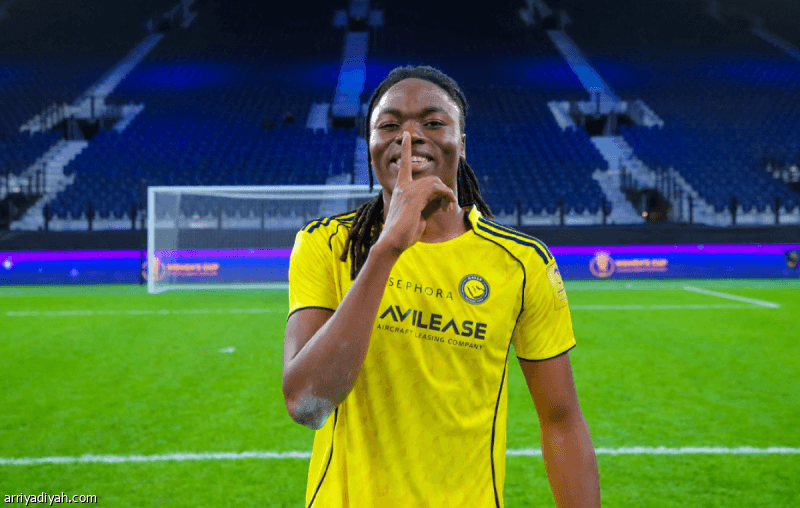 وقف مفاجئ لهداف النصر