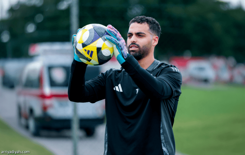 الصانبي يدافع عن الأهلي أمام الدرعية