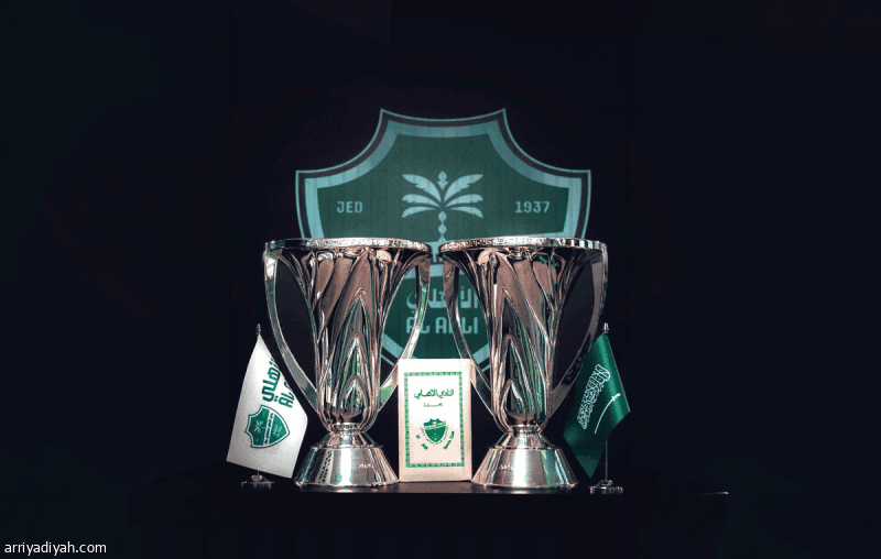 الأهلي ي展示 كأس النخبتين في 10 يونيو