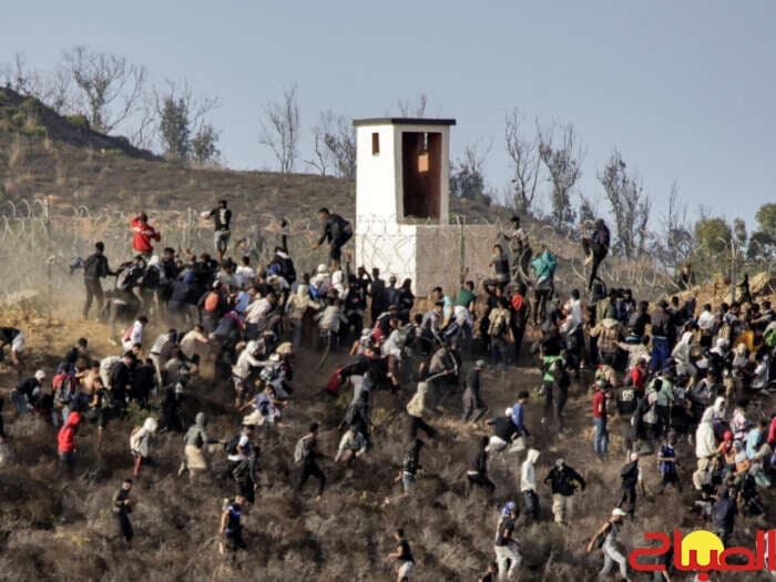 Ceuta security stops 300 migrants