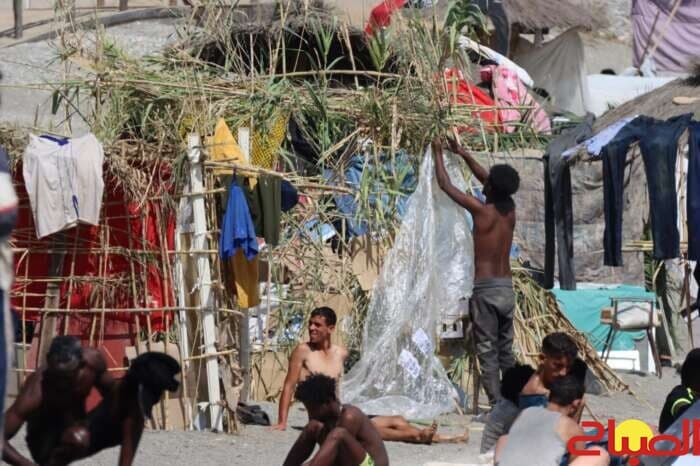 Migrant shelters near Trampoline Beach