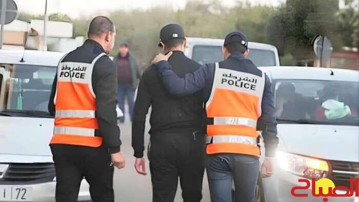 توقيف محتالين يدعون انتماءهم للأمن