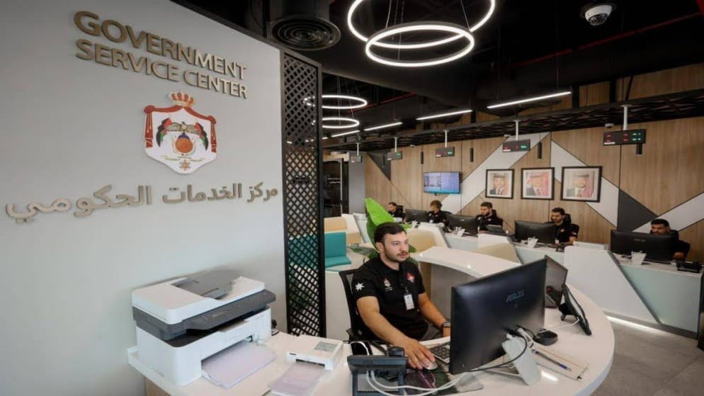 افتتاح مركز خدمات البلقاء في السلط