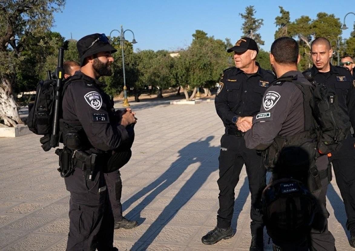 Settlers enter Al-Aqsa protected by forces
