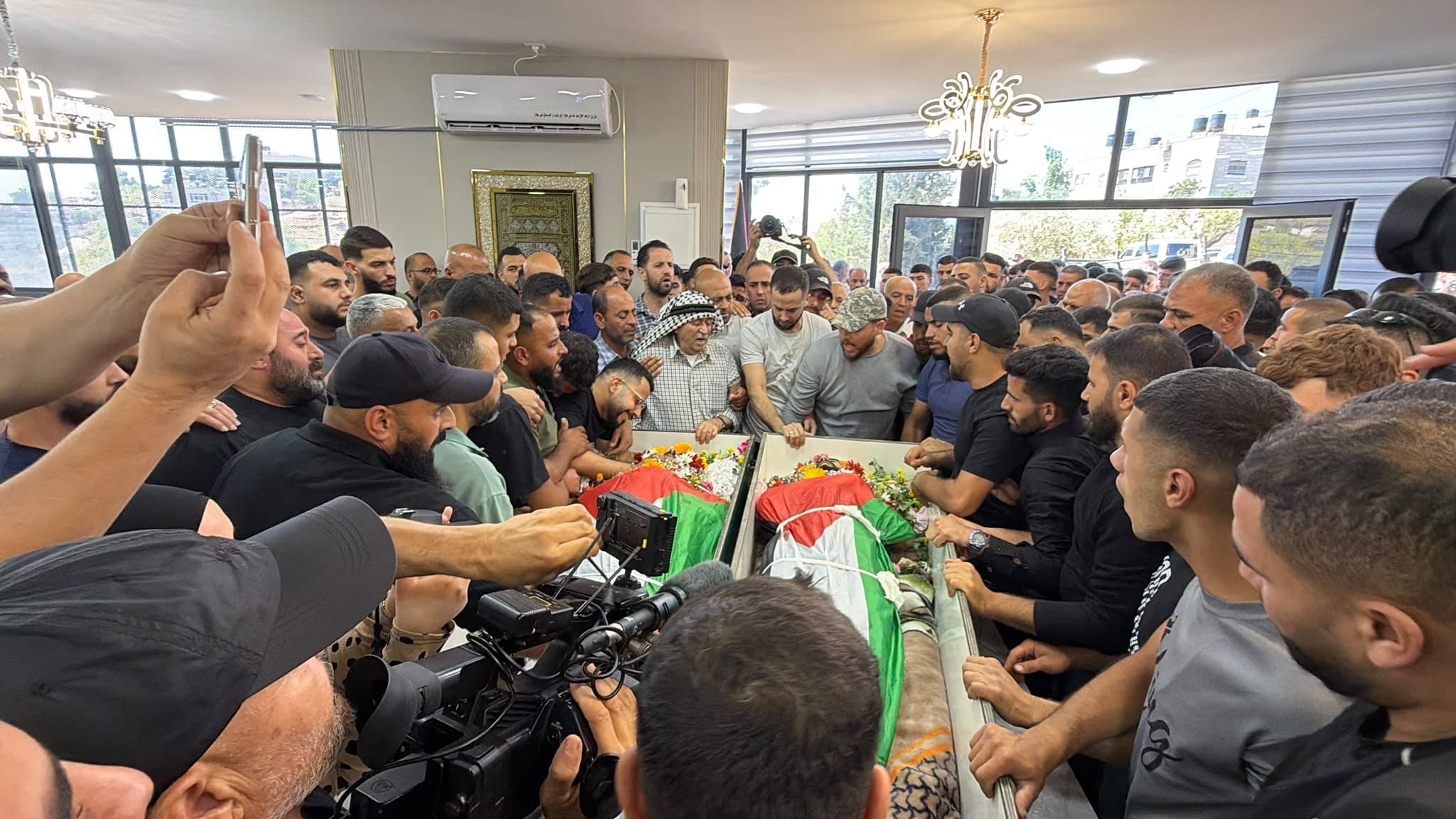 Hamas mourns two martyrs in Deir Jareer