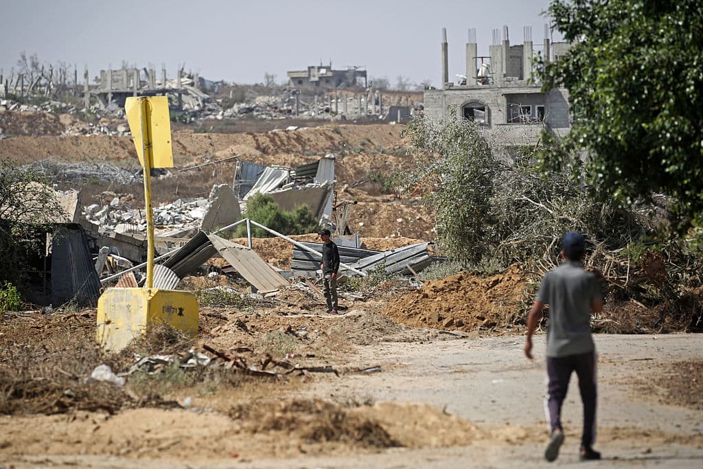 Israeli Violations and UN Forces at the Yellow Line