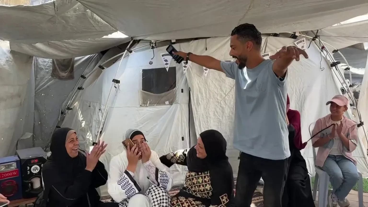 غزة تكرم نجاح طلبتها في الثانوية