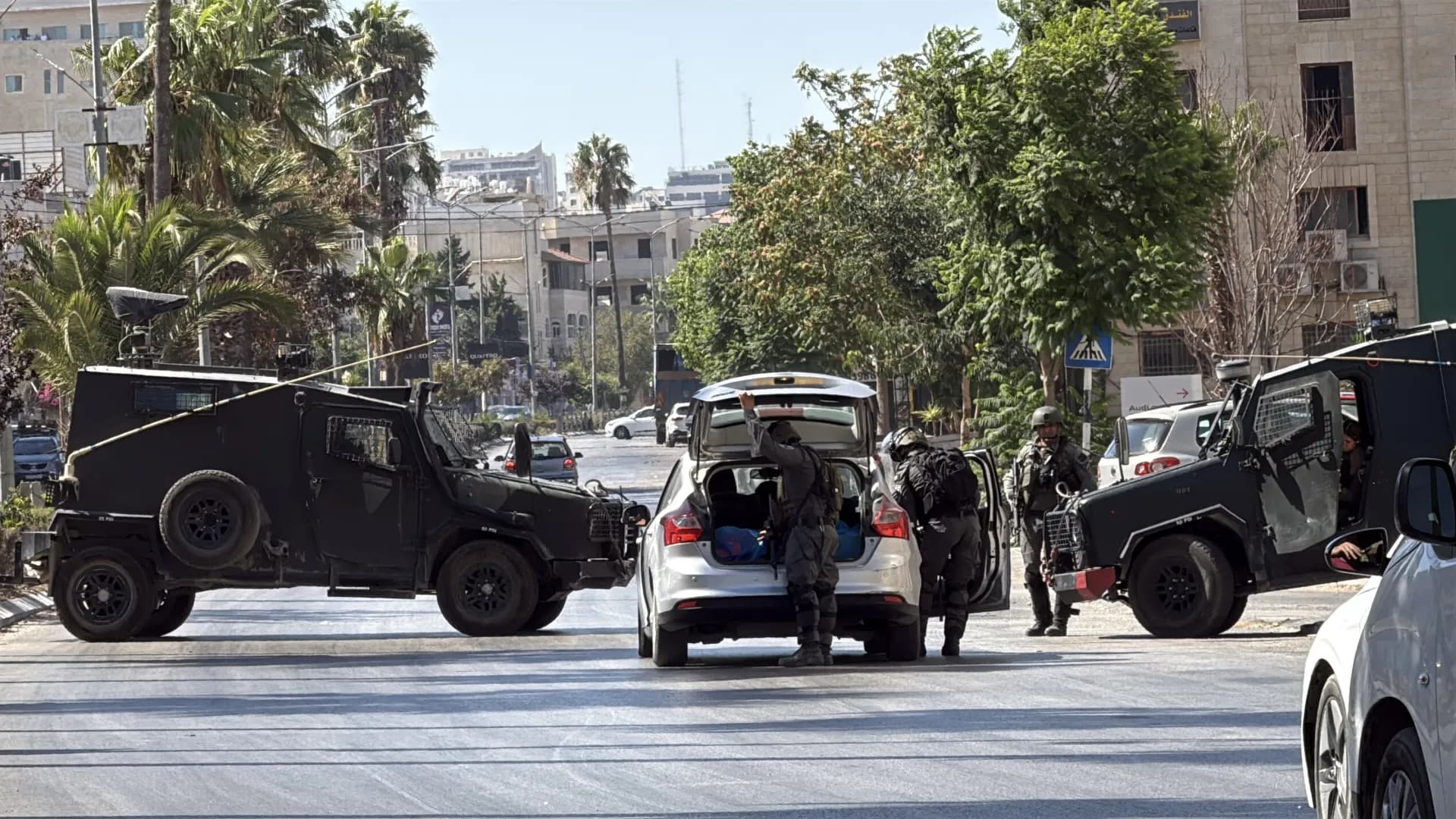 Injuries and arrests in West Bank settler incursions