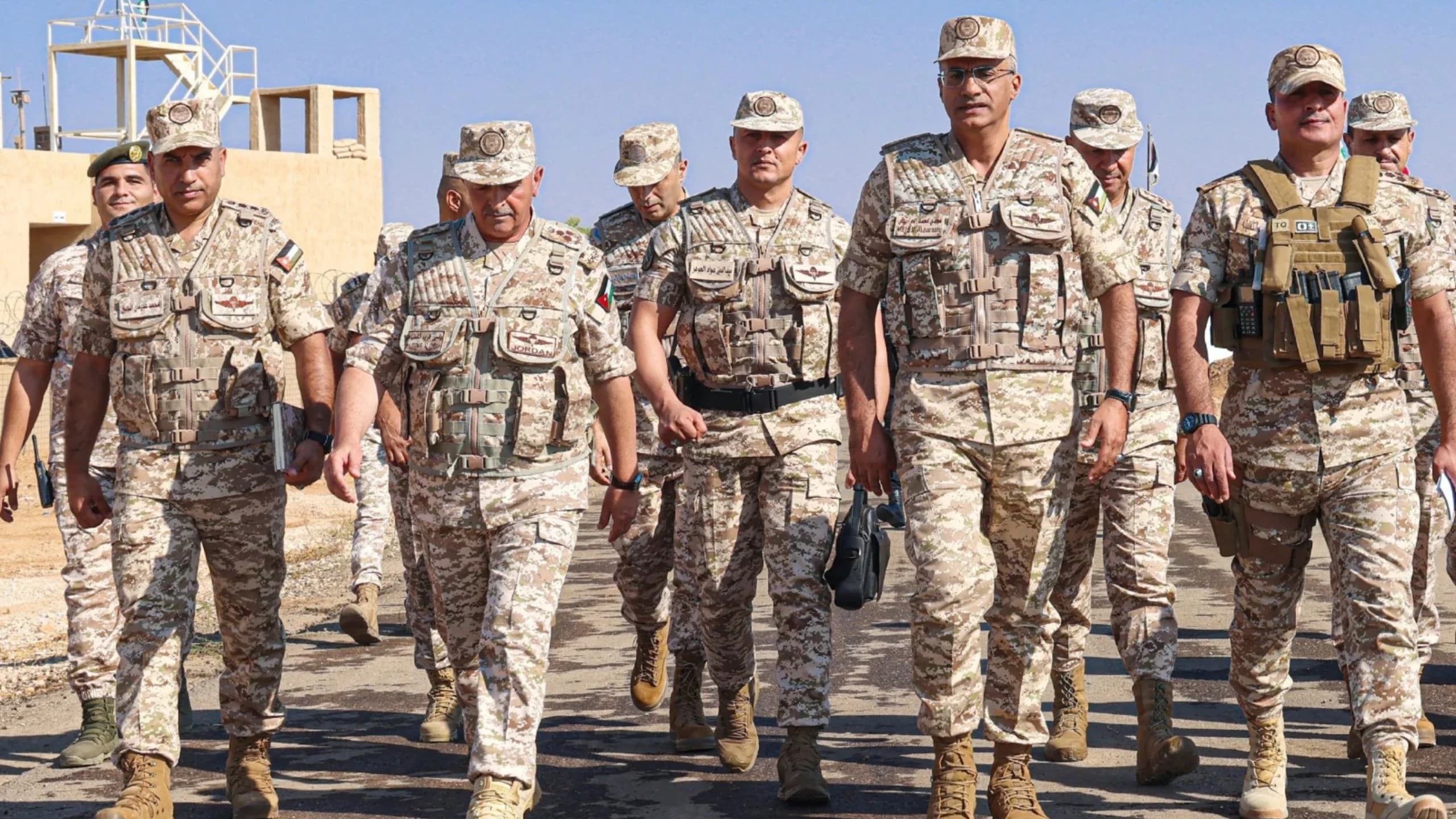 قائد الجيش الأردني يؤكد حماية الحدود