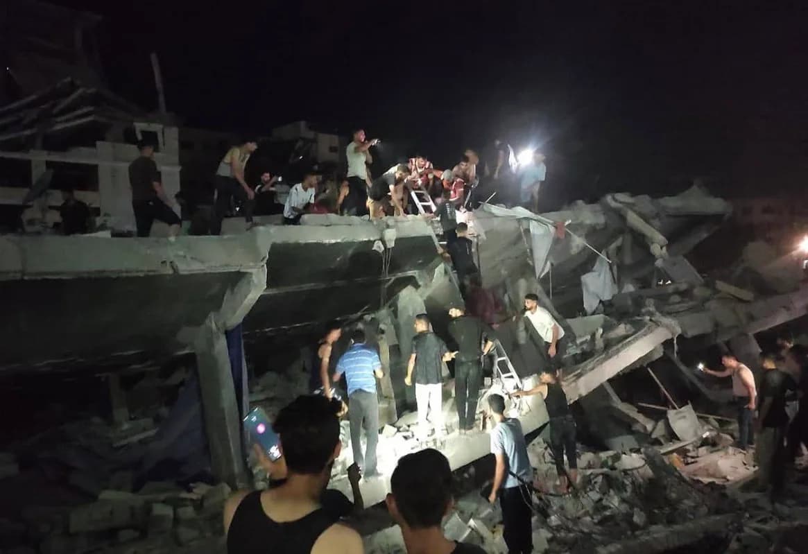 Displaced People in Gaza Face Deadly Transit