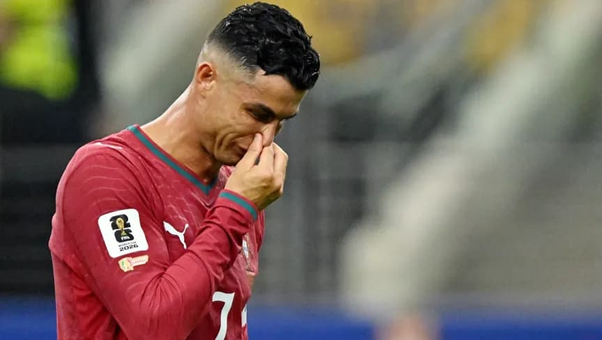 كريستيانو ينهار باكيا في وداع كأس العالم