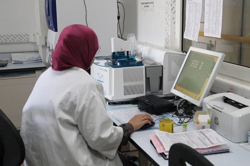 نقابة البيولوجيين الخواص تتراجع عن إيقاف العمل مع الكنام