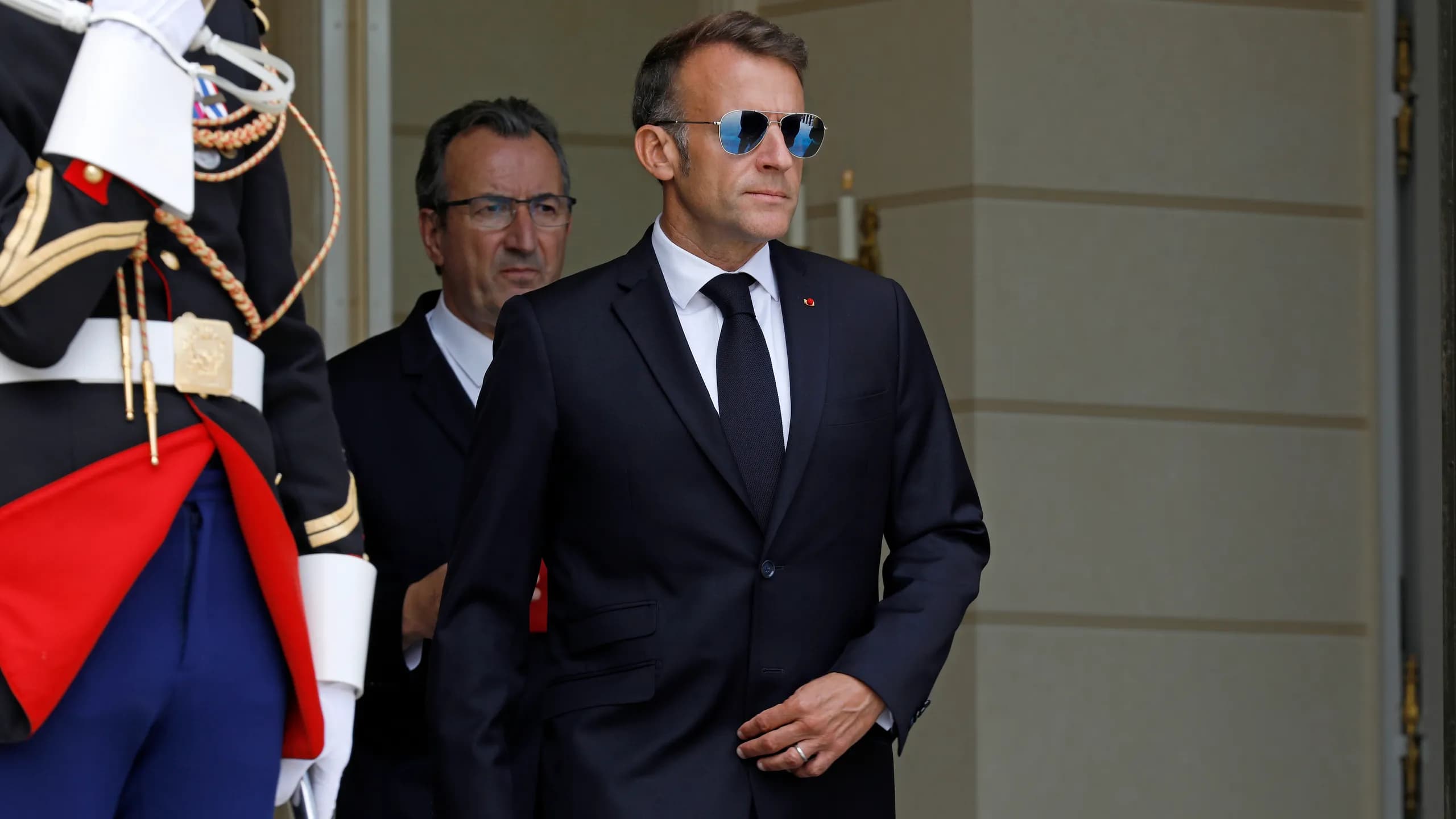 Macron Leaves Office as French Billionaire's Employee