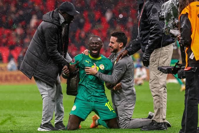 فضيحة في السنغال بعد 10 سنوات.. اكتشاف أن طبيب منتخب السنغال مختص في أمراض النساء والولادة