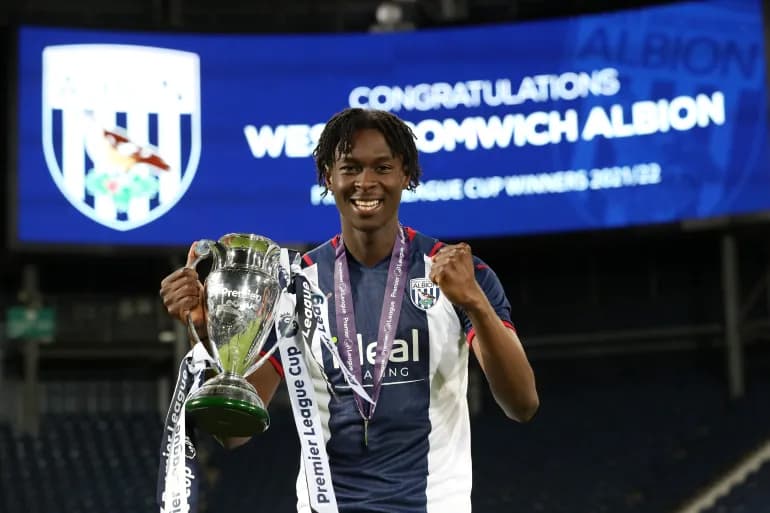 مشهد مأساوي: لاعب برتغالي يفقد حياته في المباراة