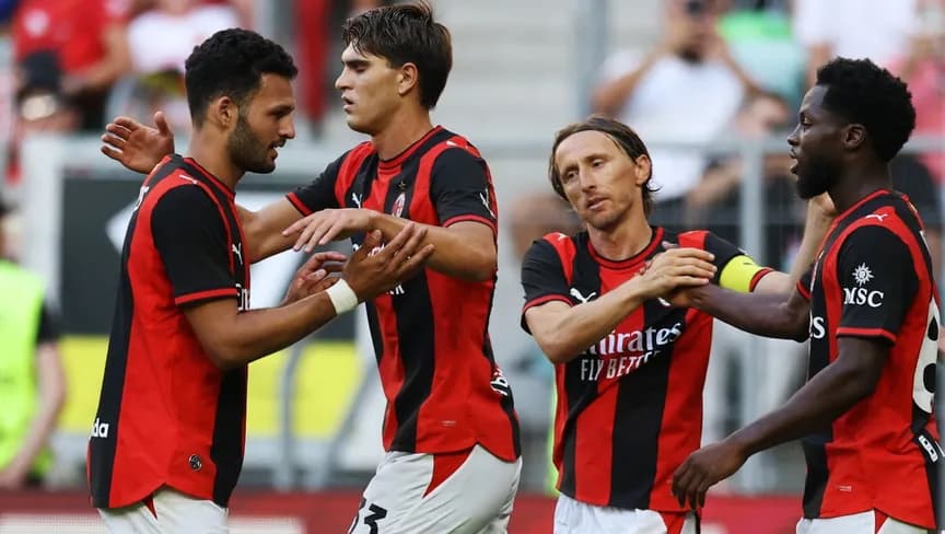 Milan Defeats Man United 4-0