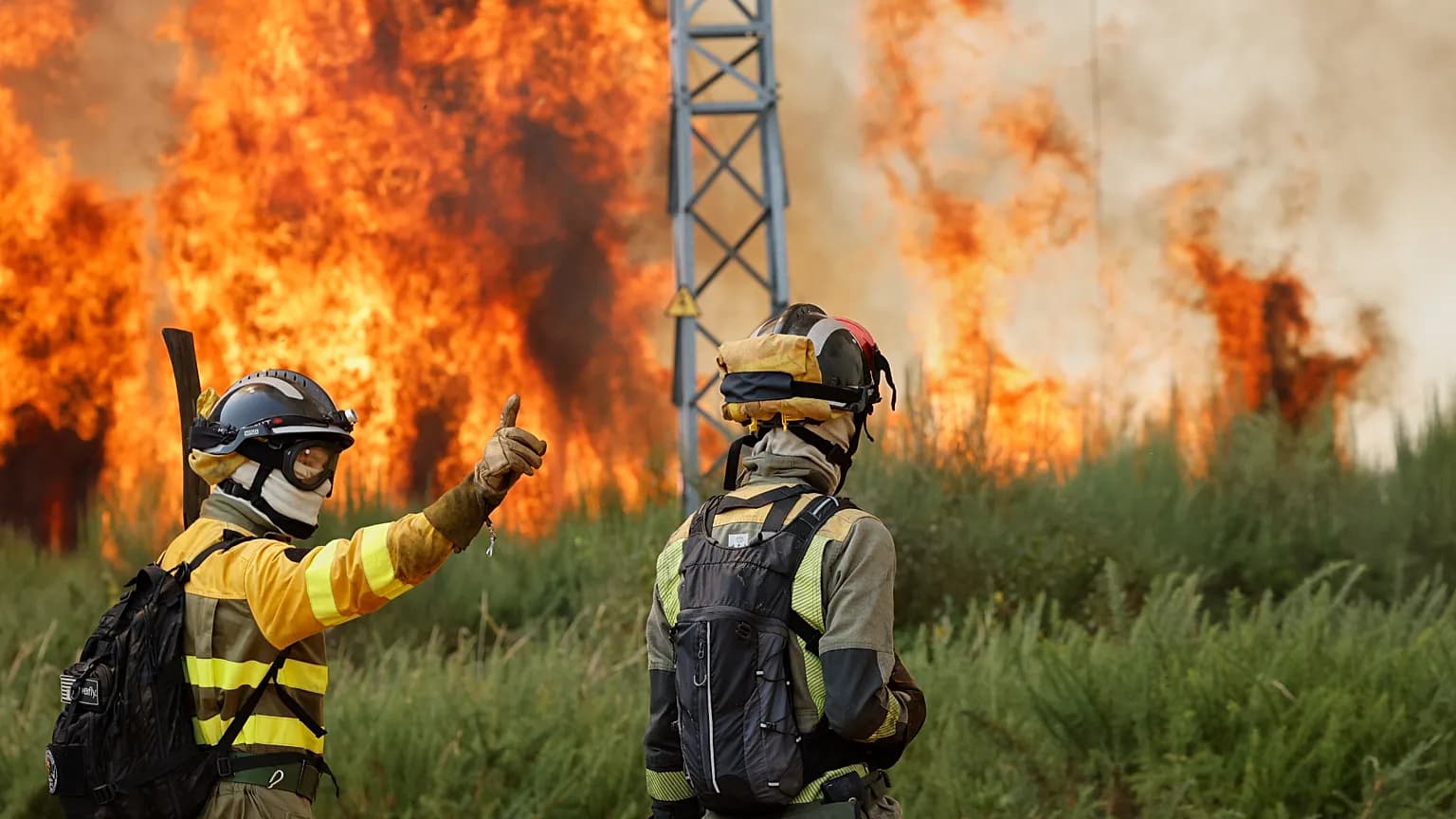 Spain forest fire burns 4,000 hectares