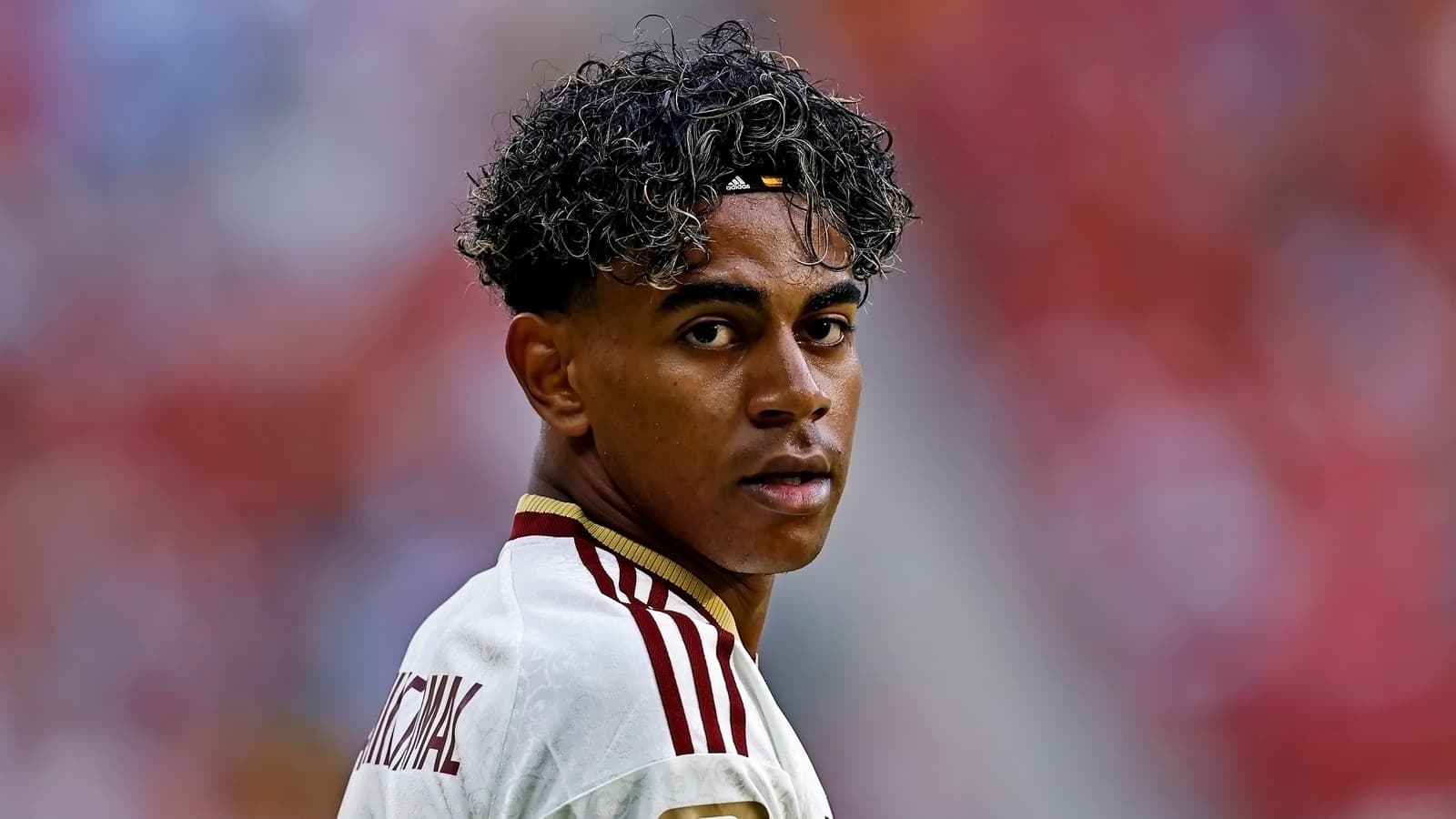 برشلونة: لامين يامال يمر بأزمة نفسية